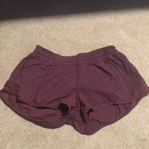 Lululemon Hottie Hot Shorts 2.5 Low Rise
